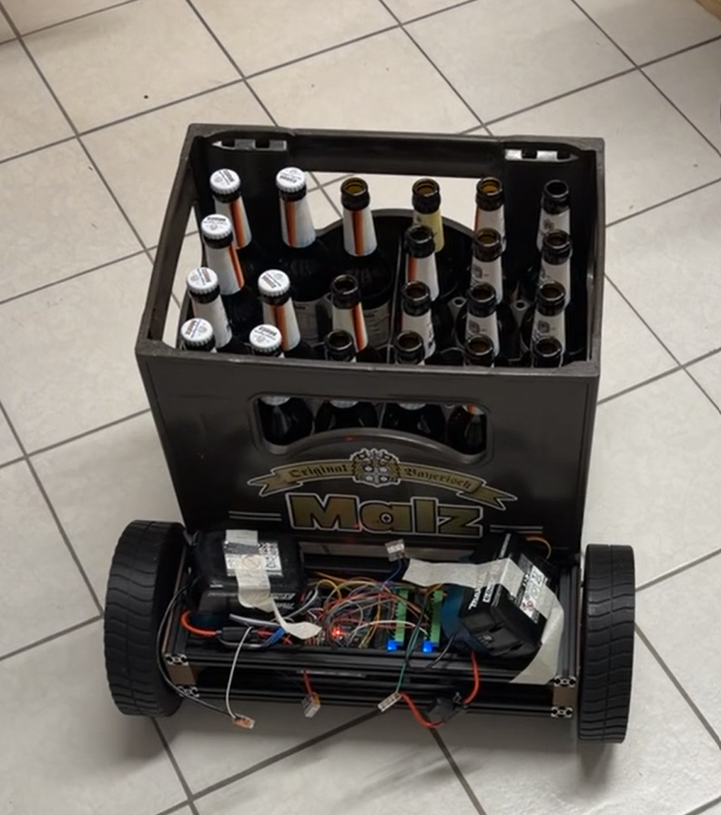 MODOBOT MVP mit Getränkekiste als frühe Demonstration